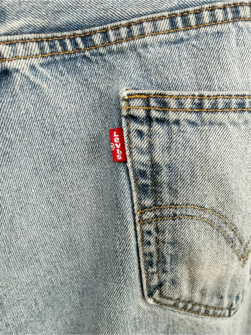Levi's 550 Relaxed Fit Light Wash Men's Jeans 36 x 32